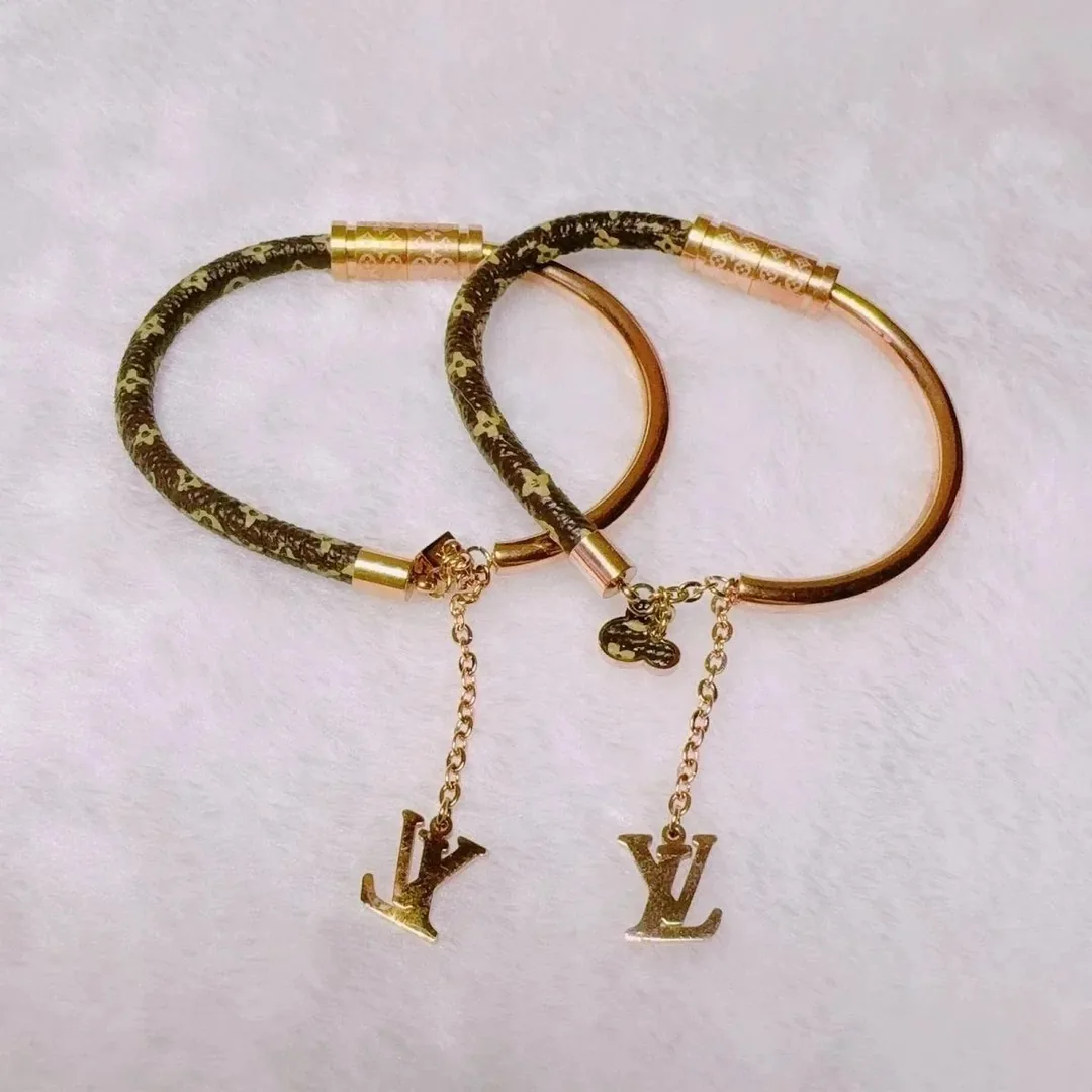 Seller listing image for Leather-and-metal bracelet